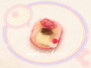 kurumi-Button-handmade-felt-pudding